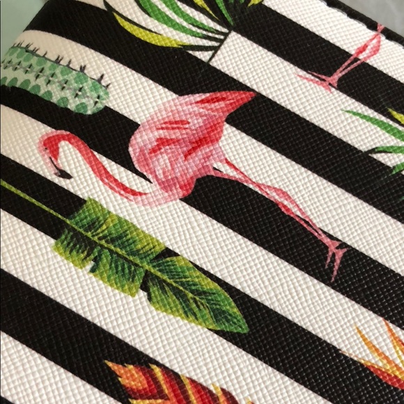 ✨Flamingo Patterned Zip Around Wallet✨ - Picture 7 of 7